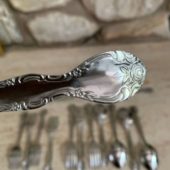 The Cellar Japan 20 piece stainless flat ware set - Picture 9 of 16